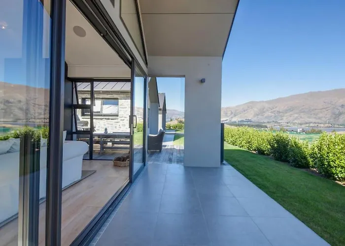Infinity Drive - Hot Tub - Views - Release Nz Ferienhaus